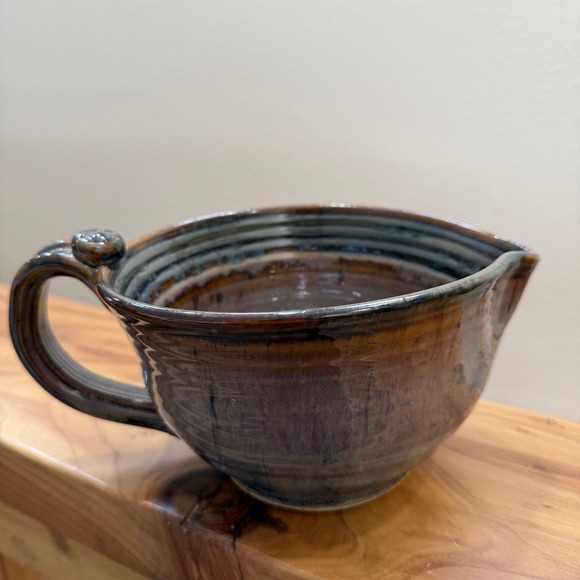Handmade Studio Pottery Ceramic Stoneware w Handle Pour Spout Mixing Batter Bowl - Picture 9 of 9